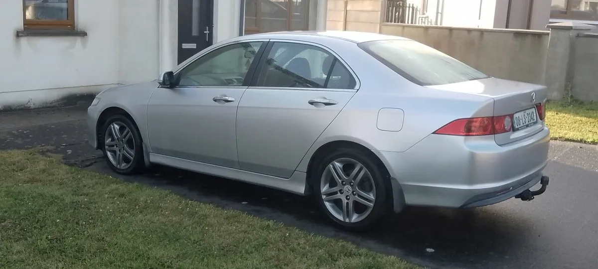 Honda Accord 2008 - Image 1