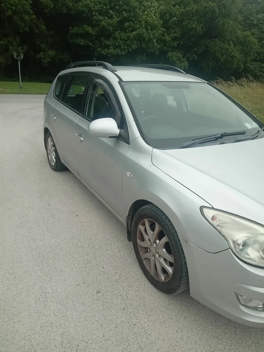 Hyundai i30 2010 - Image 2