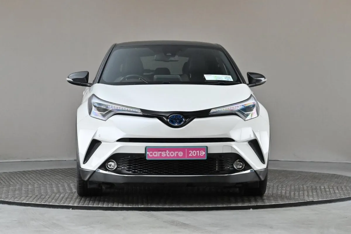 Toyota C-HR 1.8 Hybrid SOL  2tone Roof grey Leath - Image 2