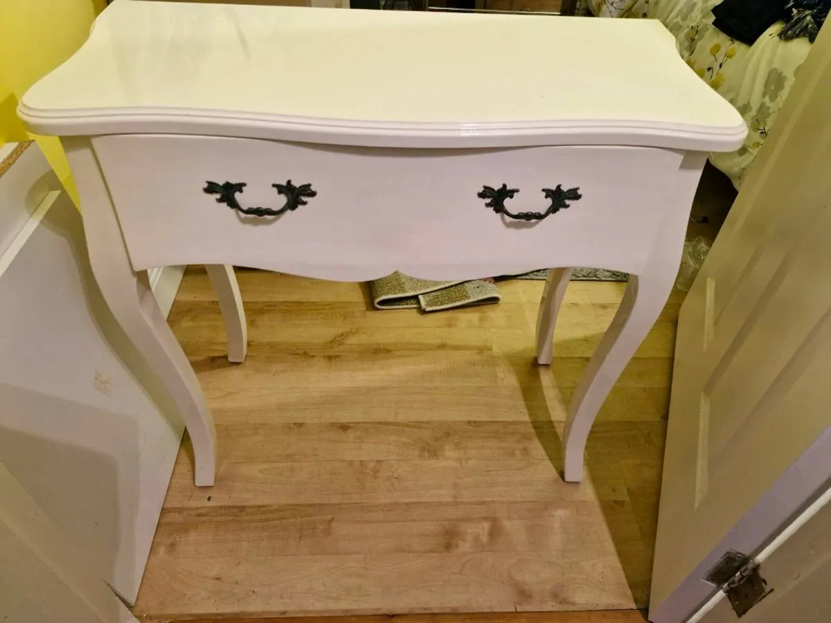 Console table - Image 1