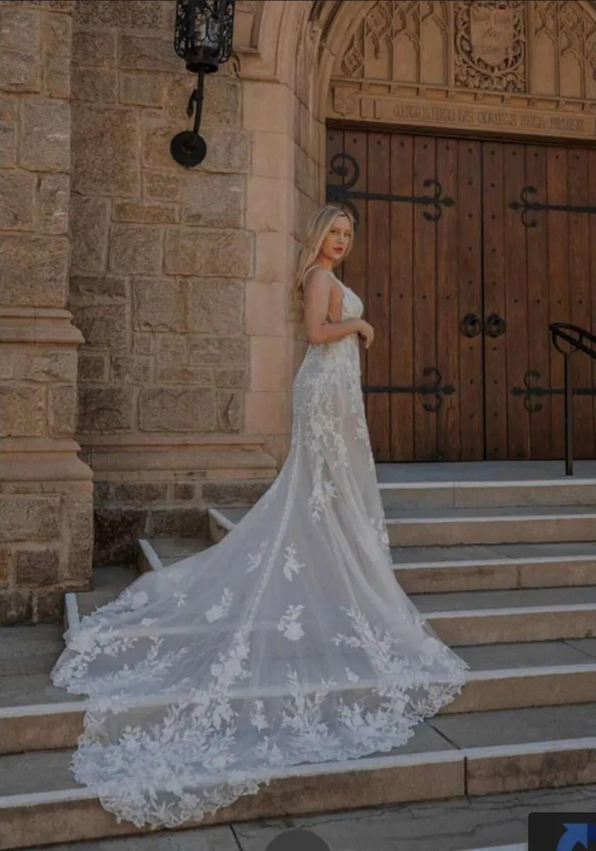 Essence of Australia Wedding Dress - Image 3