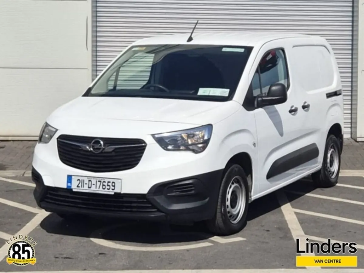 Opel Combo 3 Seats ONE Owner - Image 2