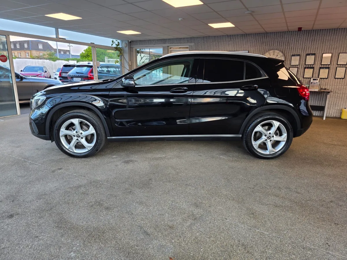 Mercedes-Benz GLA 180 Urban 1.5 D 2018 - Image 4