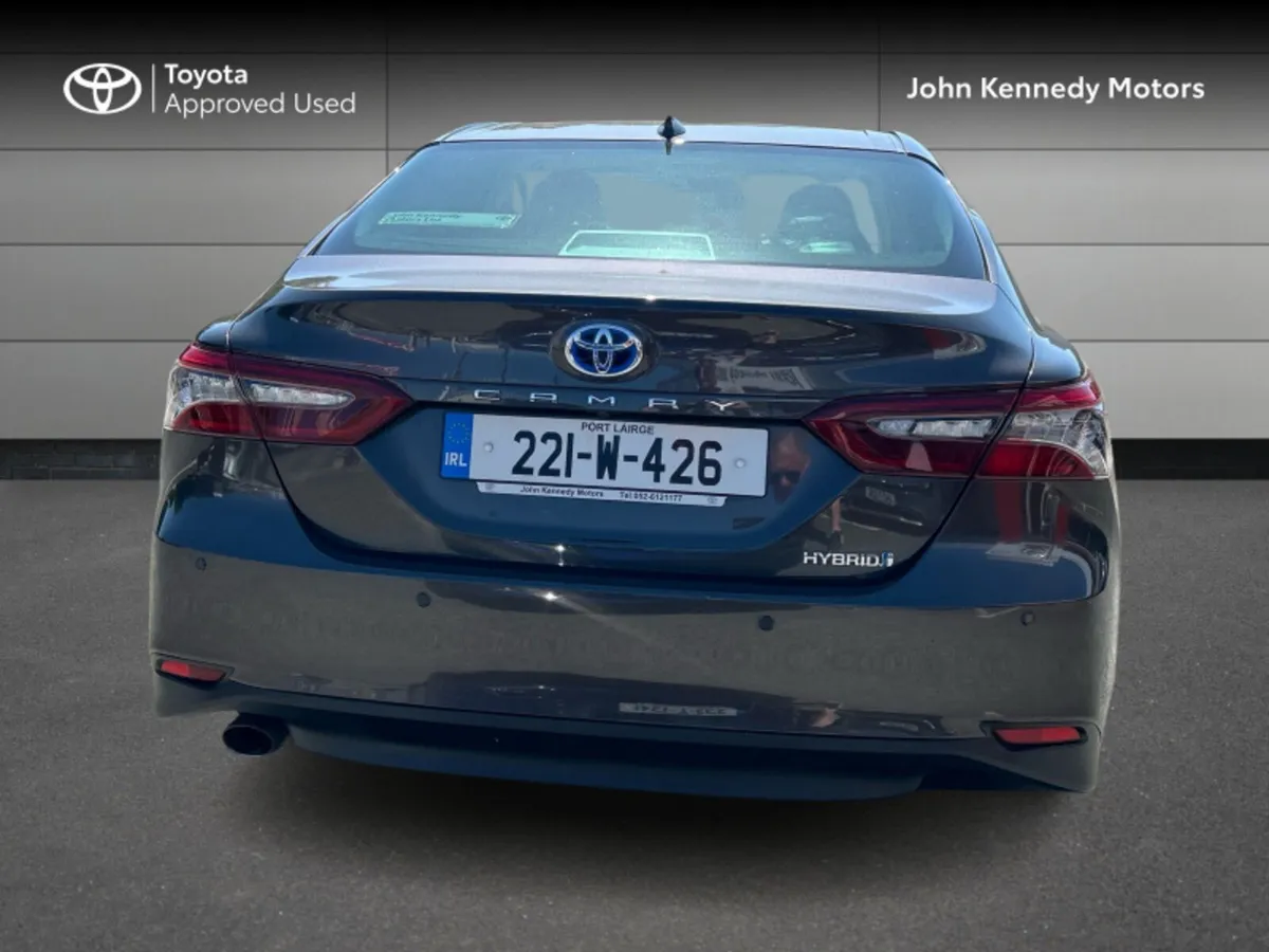 Toyota Camry PLATINUM EDITION 4 4DR AUTO - Image 4