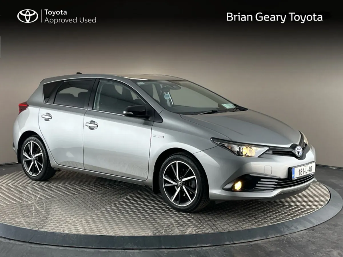 Toyota Auris HYBRID LUNA SPORT - Image 1