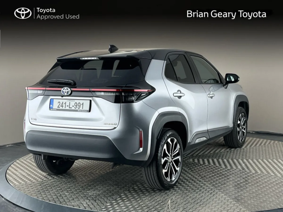 Toyota Yaris Cross HYBRID LUNA SPORT - Image 2