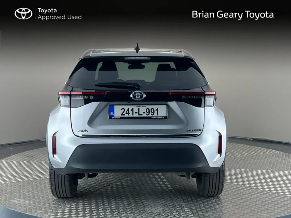 Toyota Yaris Cross HYBRID LUNA SPORT - Image 4
