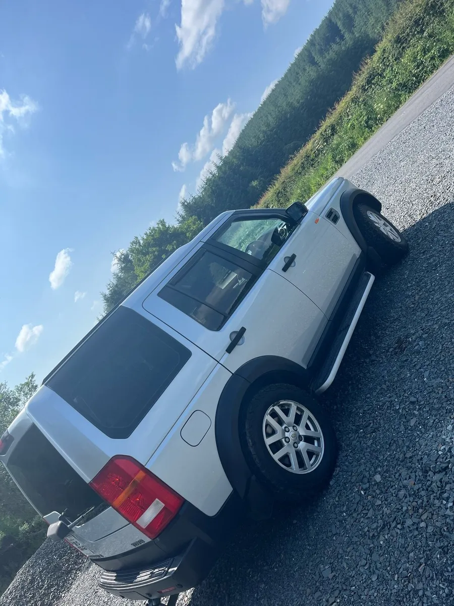 Land Rover Discovery 3 - Image 4