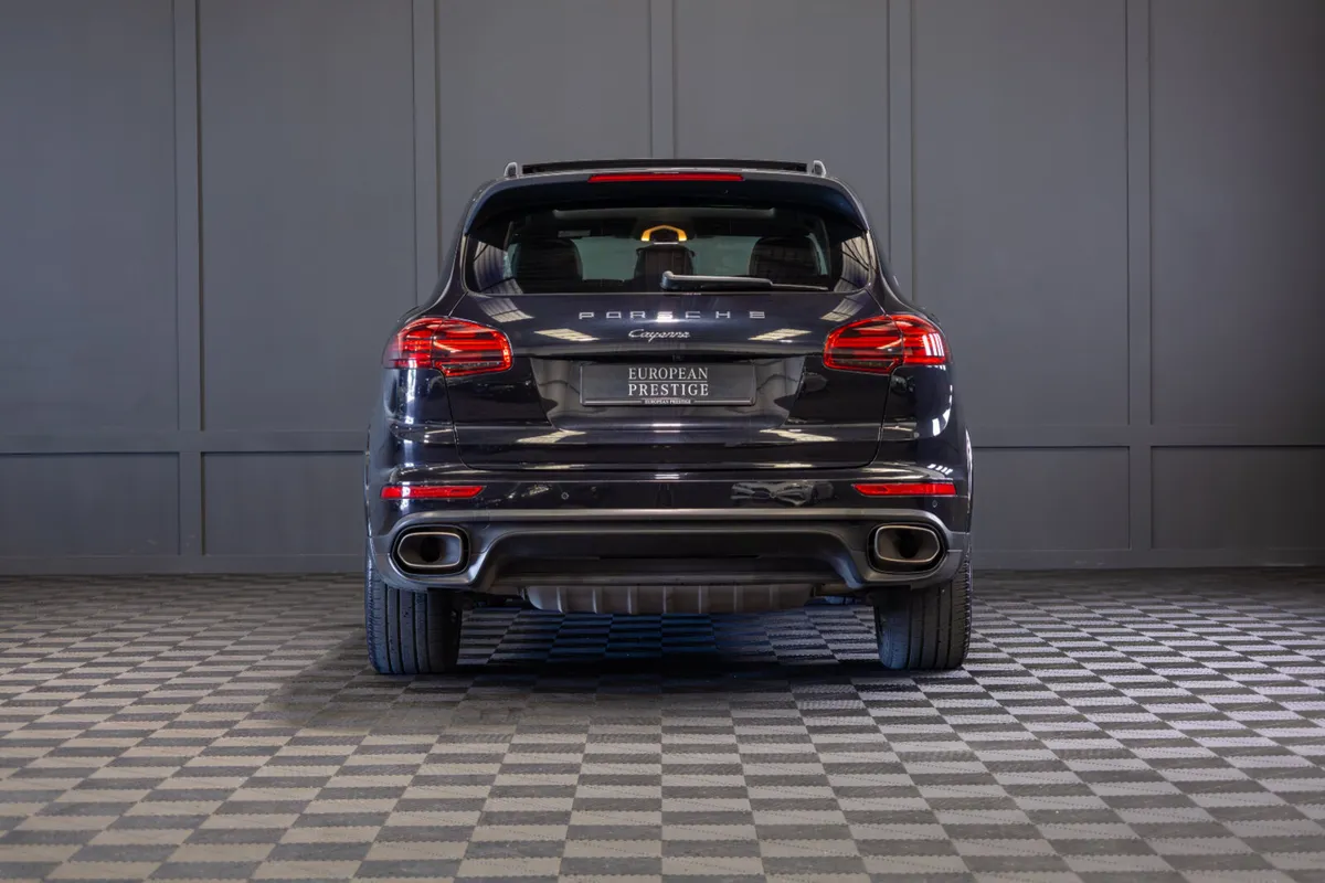 162 Porsche Cayenne 3.0D V5 Platinum Ed. 5 Seat N1 - Image 4