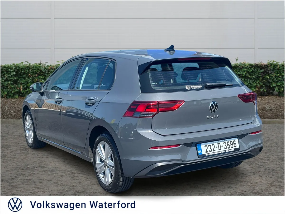 Volkswagen Golf 2.0 TDI 115HP Life - Image 4