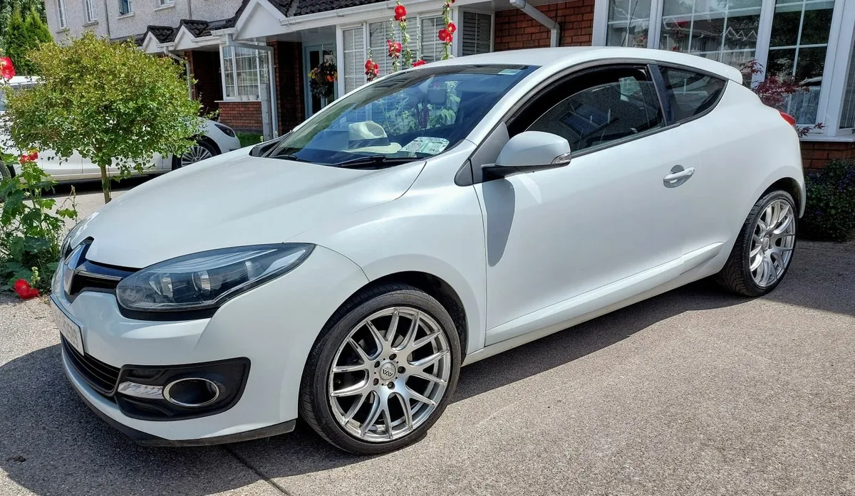 Renault Megane Coupe Dynamique 2014 - Image 1