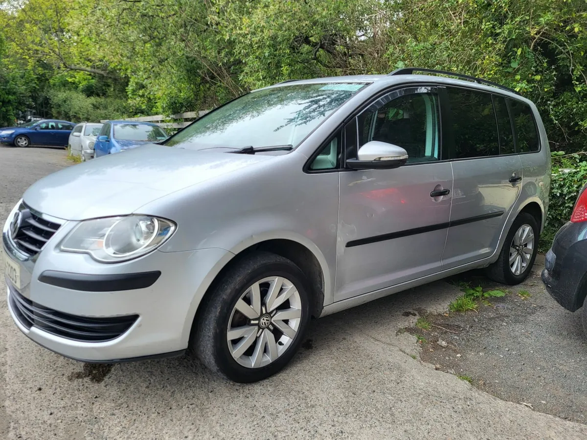 Volkswagen Touran 2009 - Image 1