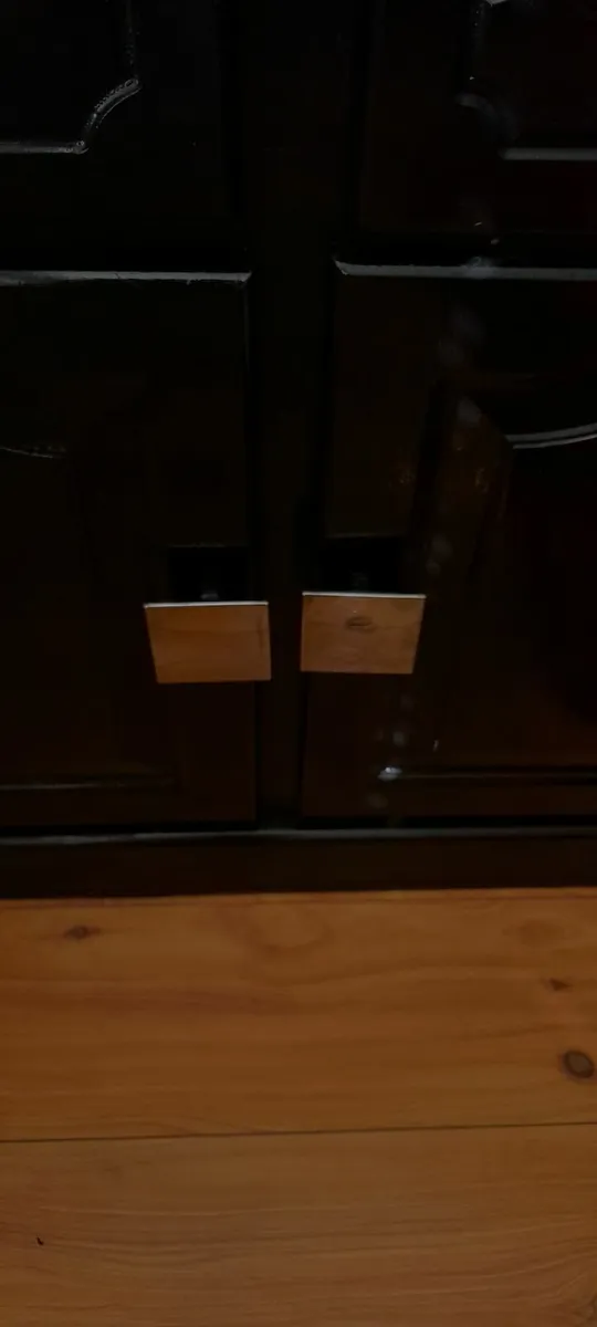 Painted solid wood cabinet - Image 4