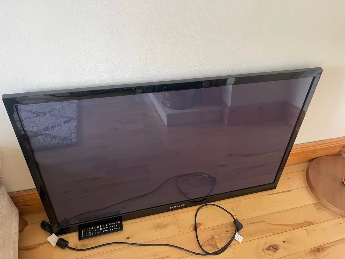 40” Samsung TV (not Smart) - Image 1