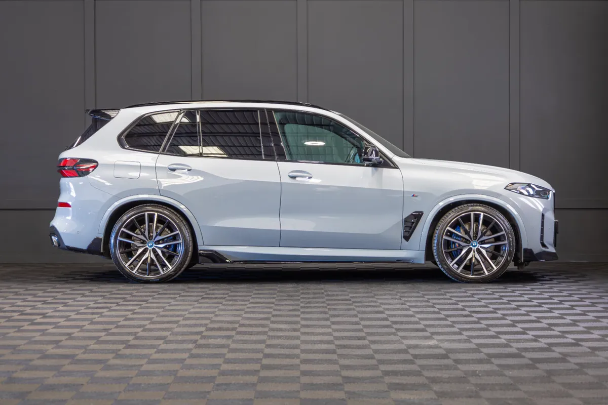 232 BMW X5 X-Drive 50e M-Sport - Image 2