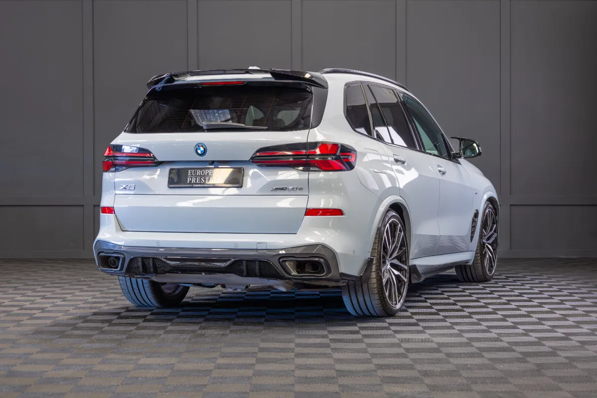 232 BMW X5 X-Drive 50e M-Sport - Image 3