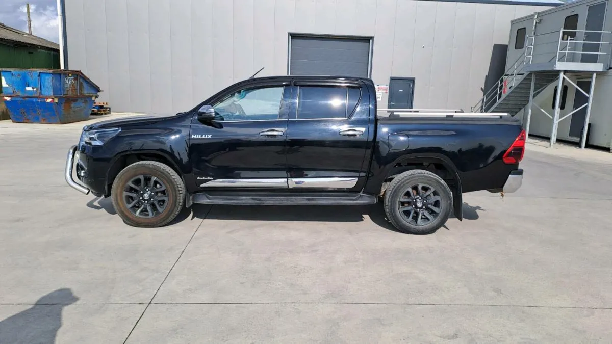2021 Toyota Hilux Invincible + vat - Image 3