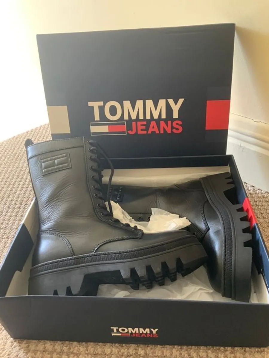 Tommy Jeans Black Boots UK4 - Image 1