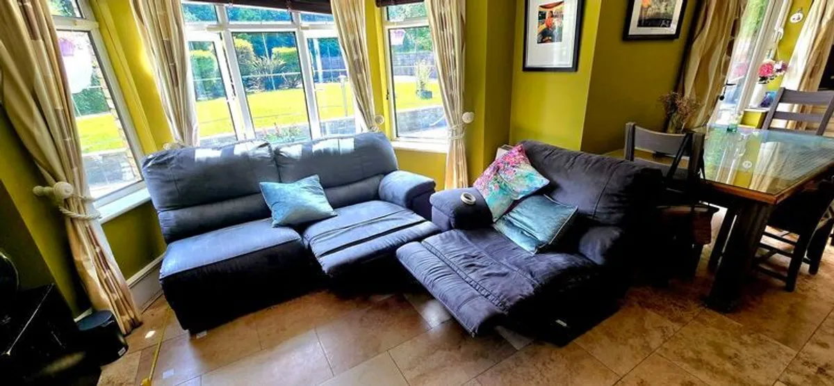 Recliner Sofa. - Image 2
