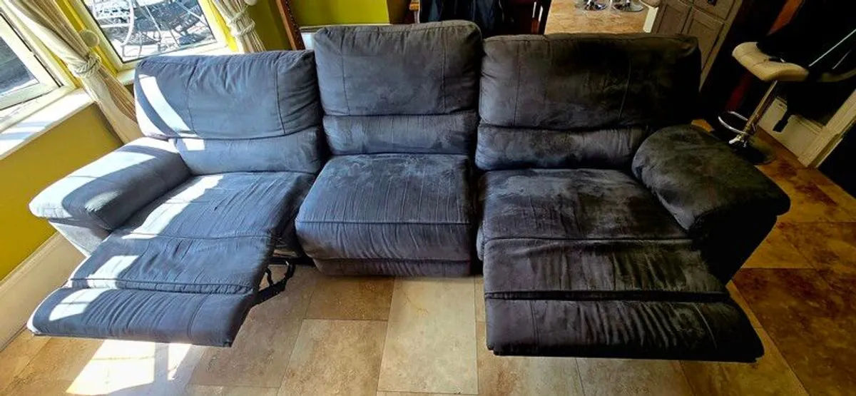 Recliner Sofa. - Image 3
