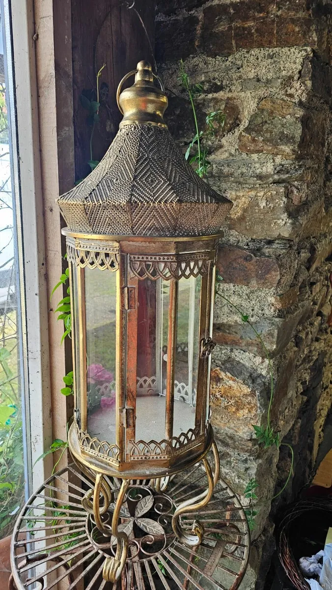 Gold Lanterns - Image 1