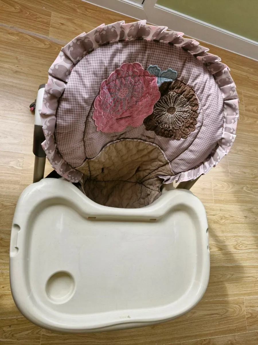 Baby high chair - Image 1