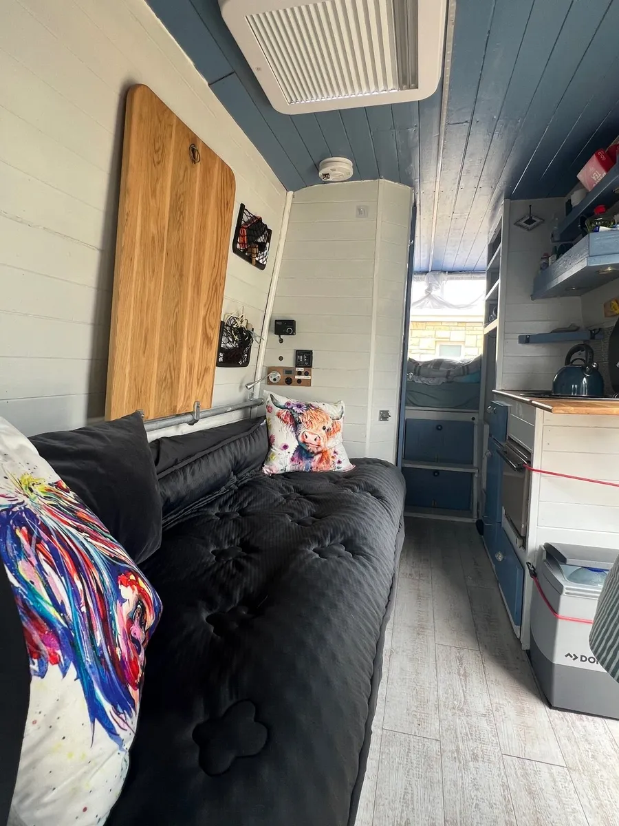 Camper Van - Image 4