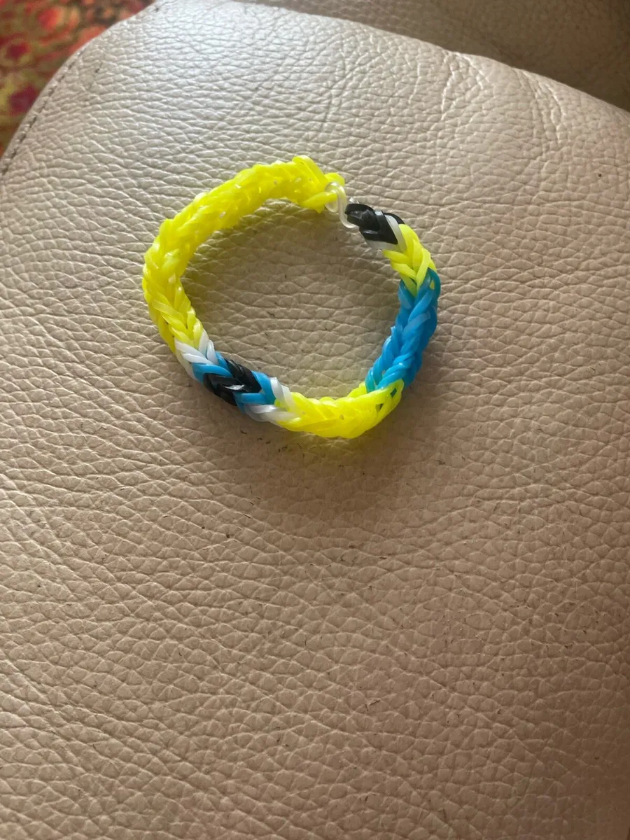 Collection of loom band bracelets - Image 4