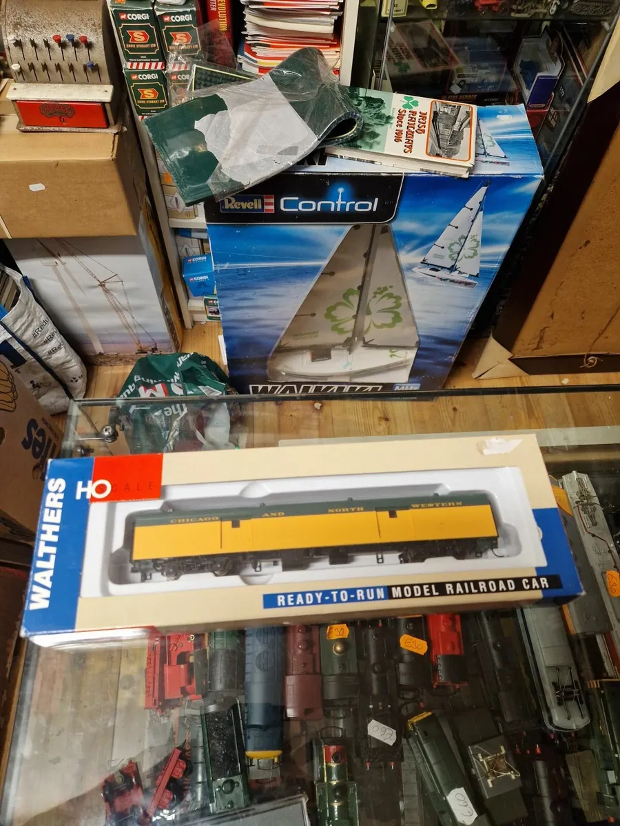 Hornby Walthers HO Scale American Carraige - Image 2