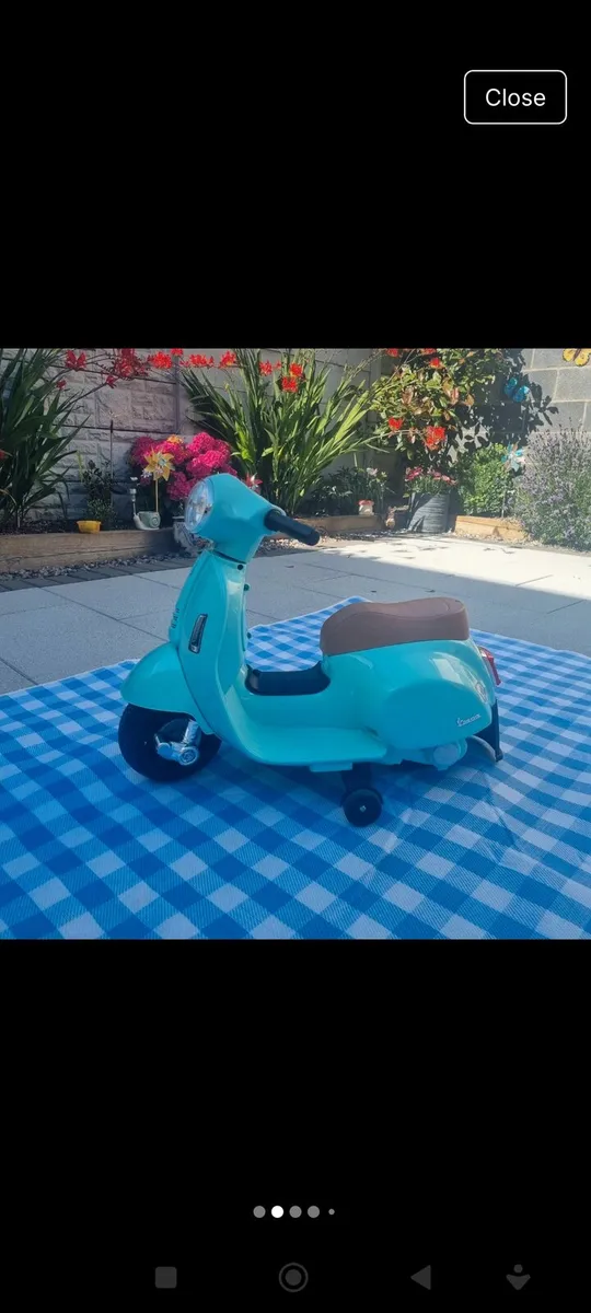 Kids Vespa Ride-On Scooter – Like New! - Image 2