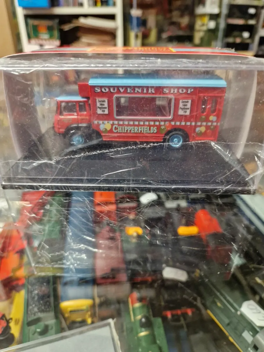 Corgi Oxford Chipperfield Circus Truck - Image 1
