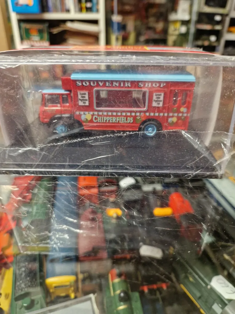 Corgi Oxford Chipperfield Circus Truck - Image 2