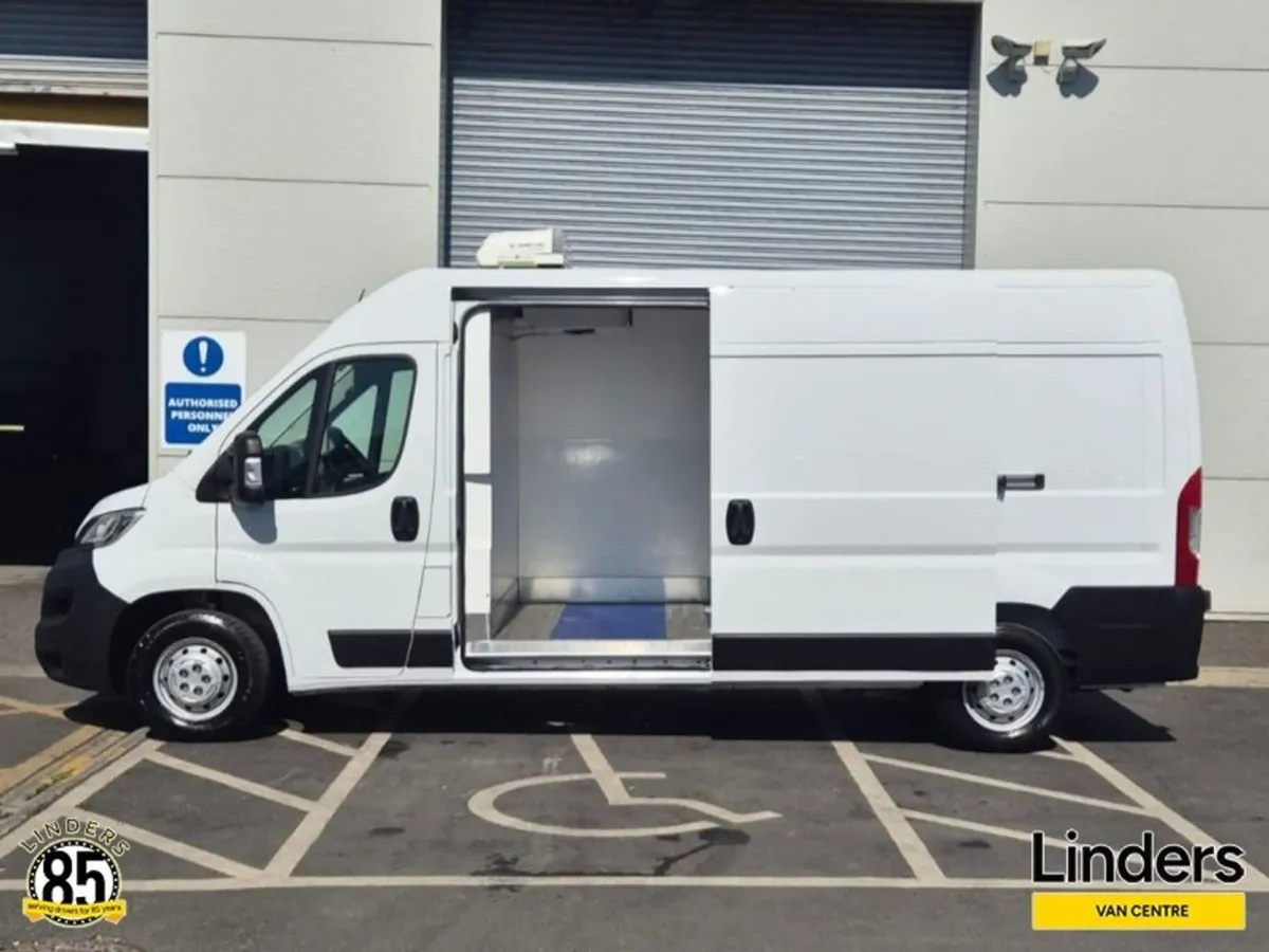 Opel Movano LWB Freezer With Plug IN - Image 3