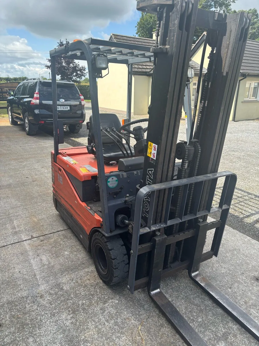 Toyota forklift - Image 2
