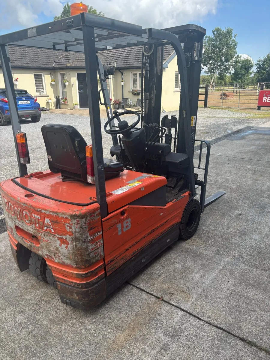 Toyota forklift - Image 3