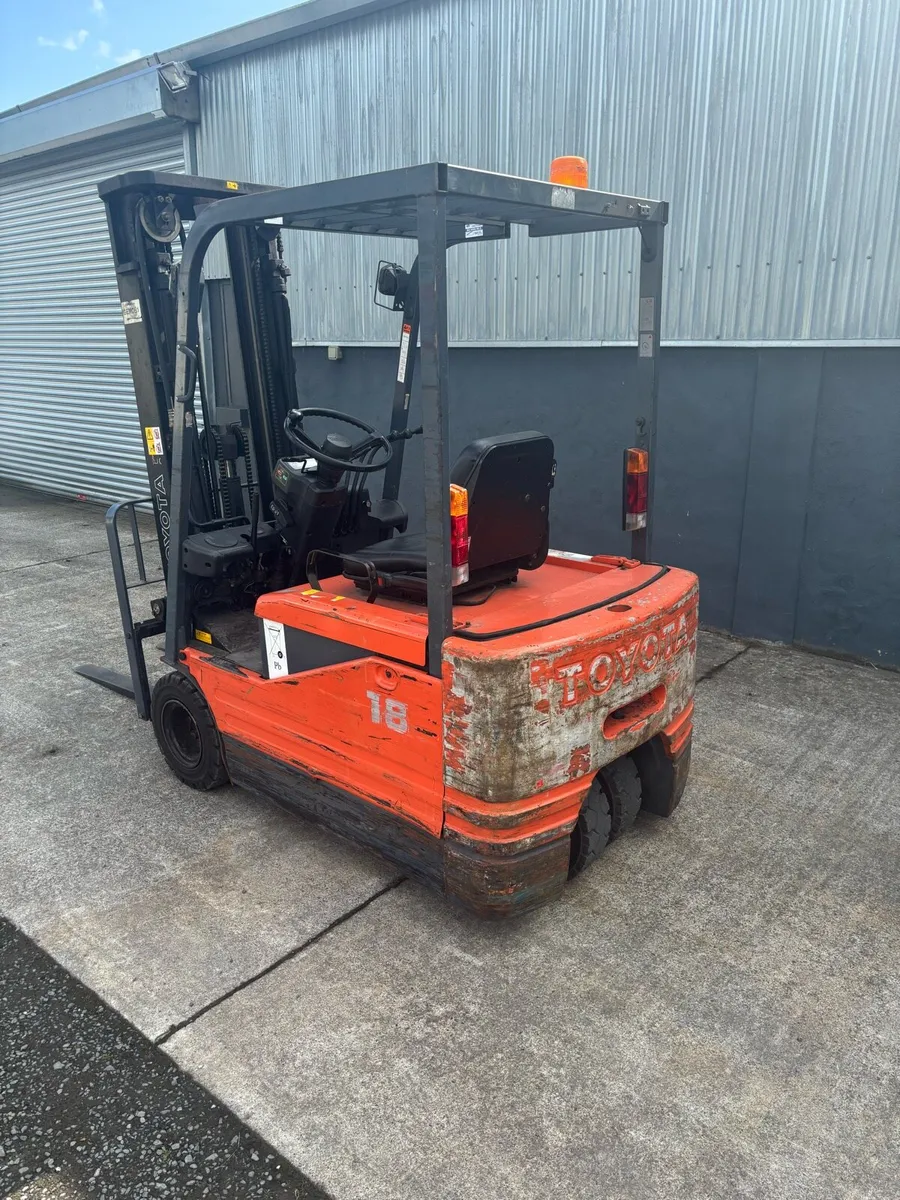 Toyota forklift - Image 4