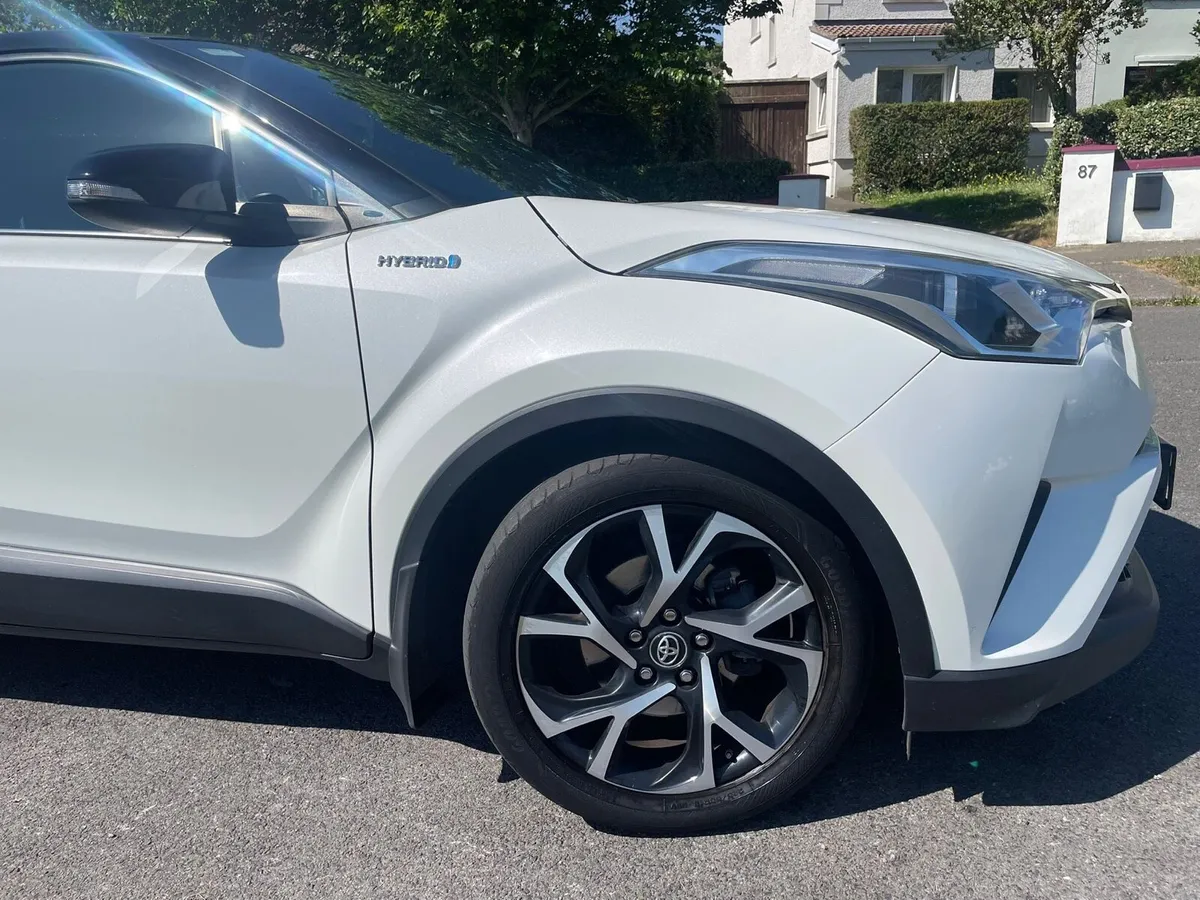 Toyota C-HR Luna Sport - Image 3