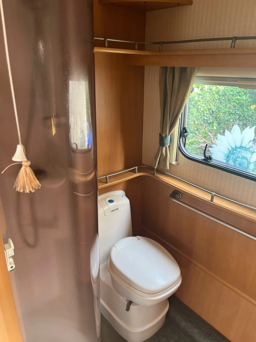 Caravan - Image 4