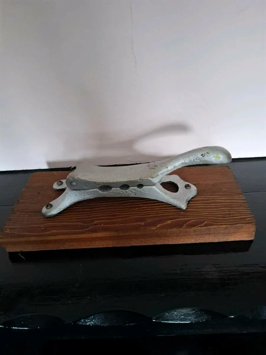 Apothecary press - Image 1