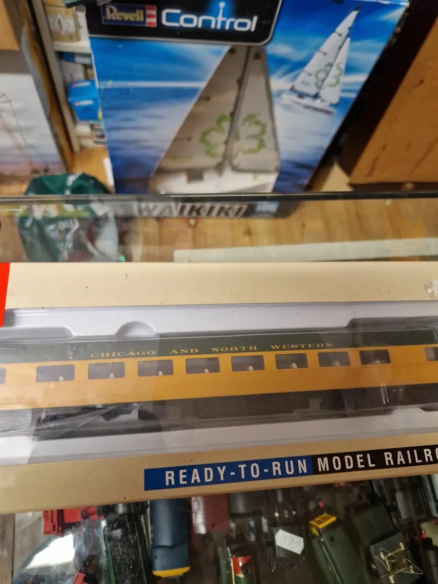 Hornby Walthers HO Scale American Carraige - Image 1