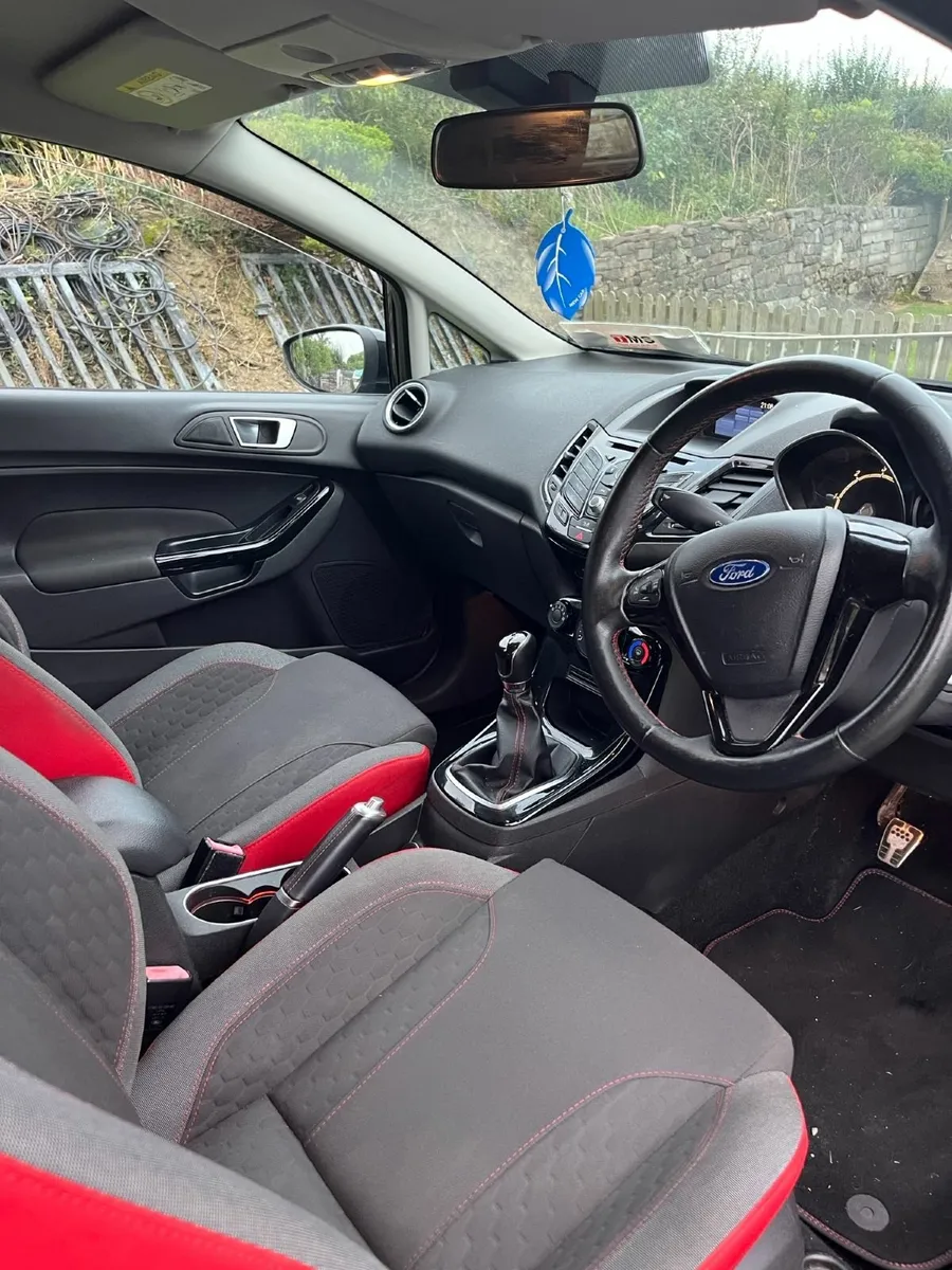 Ford Fiesta 2016 - Image 2