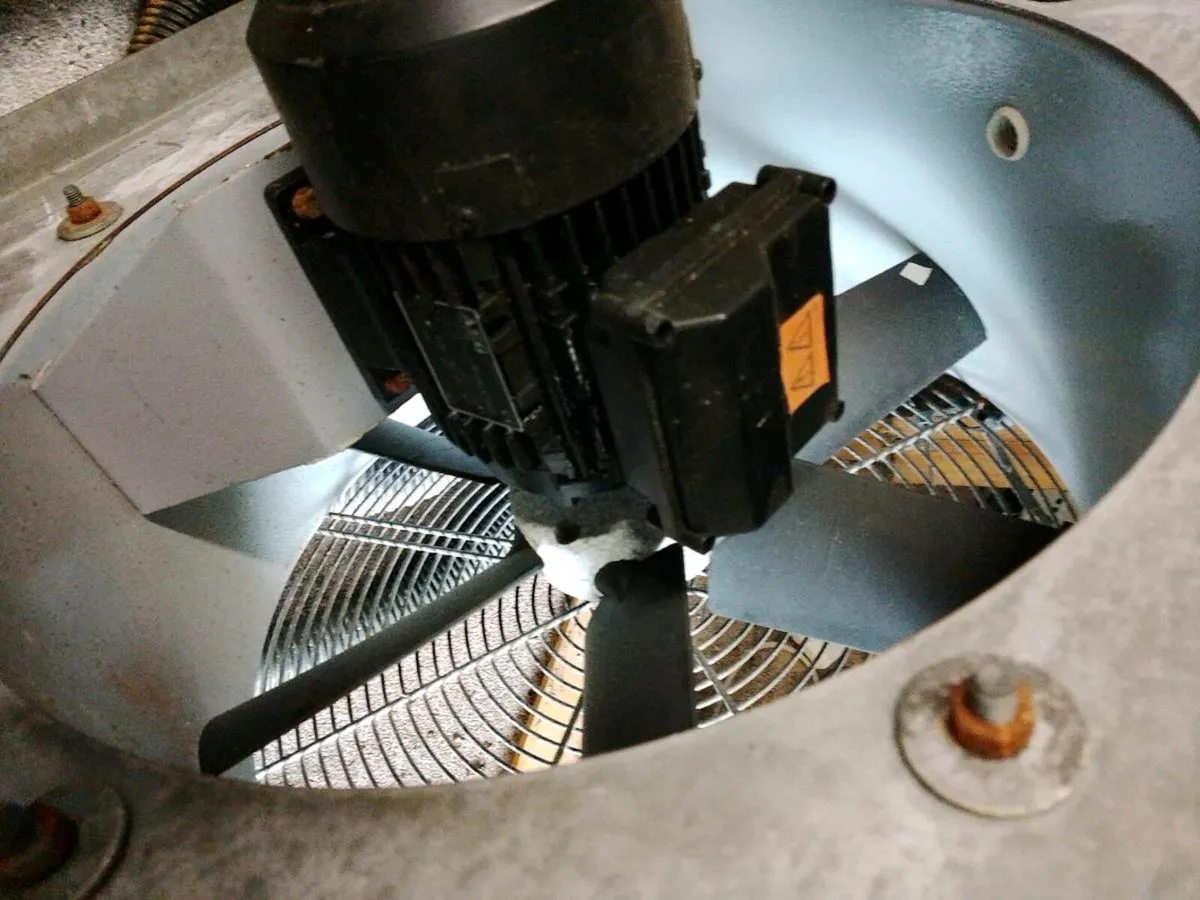 Industrial extractor fan - Image 1