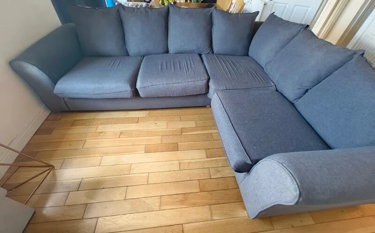 L-shaped Sofa for sale - Image 1