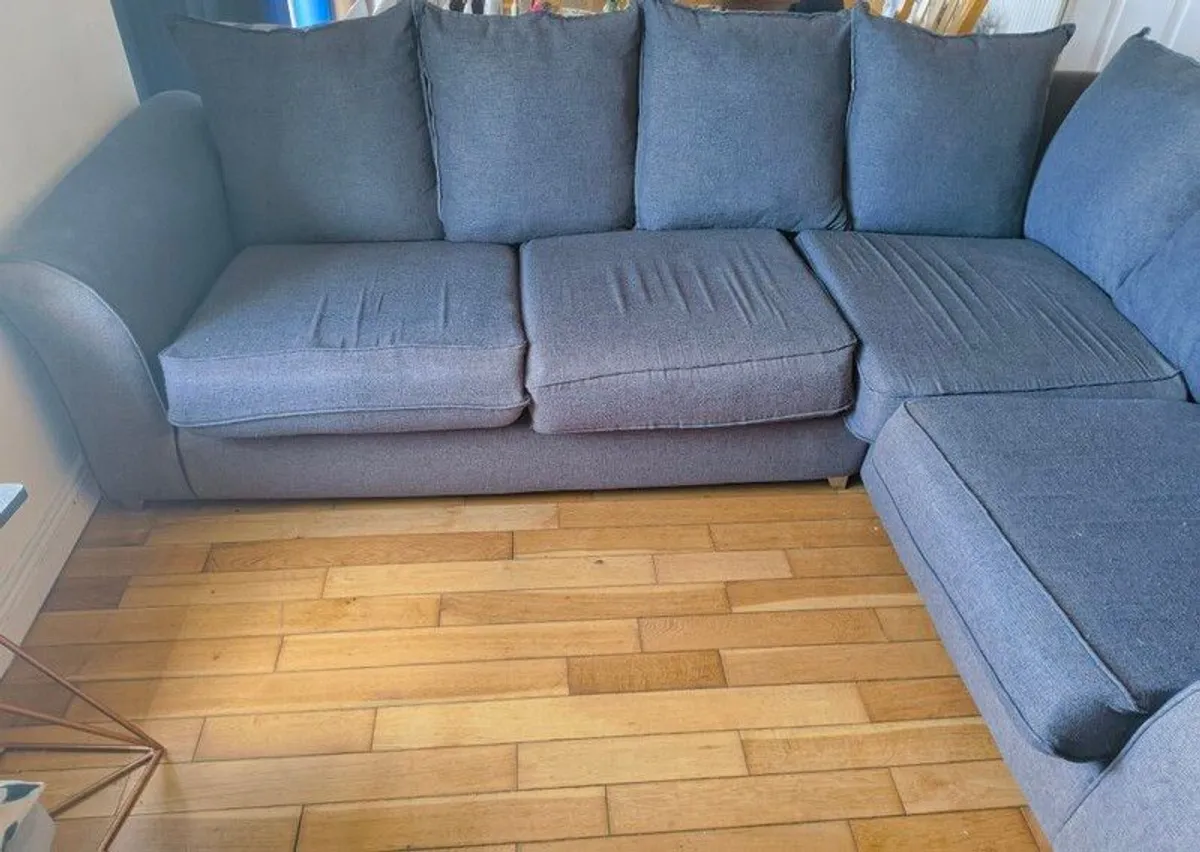 L-shaped Sofa for sale - Image 2