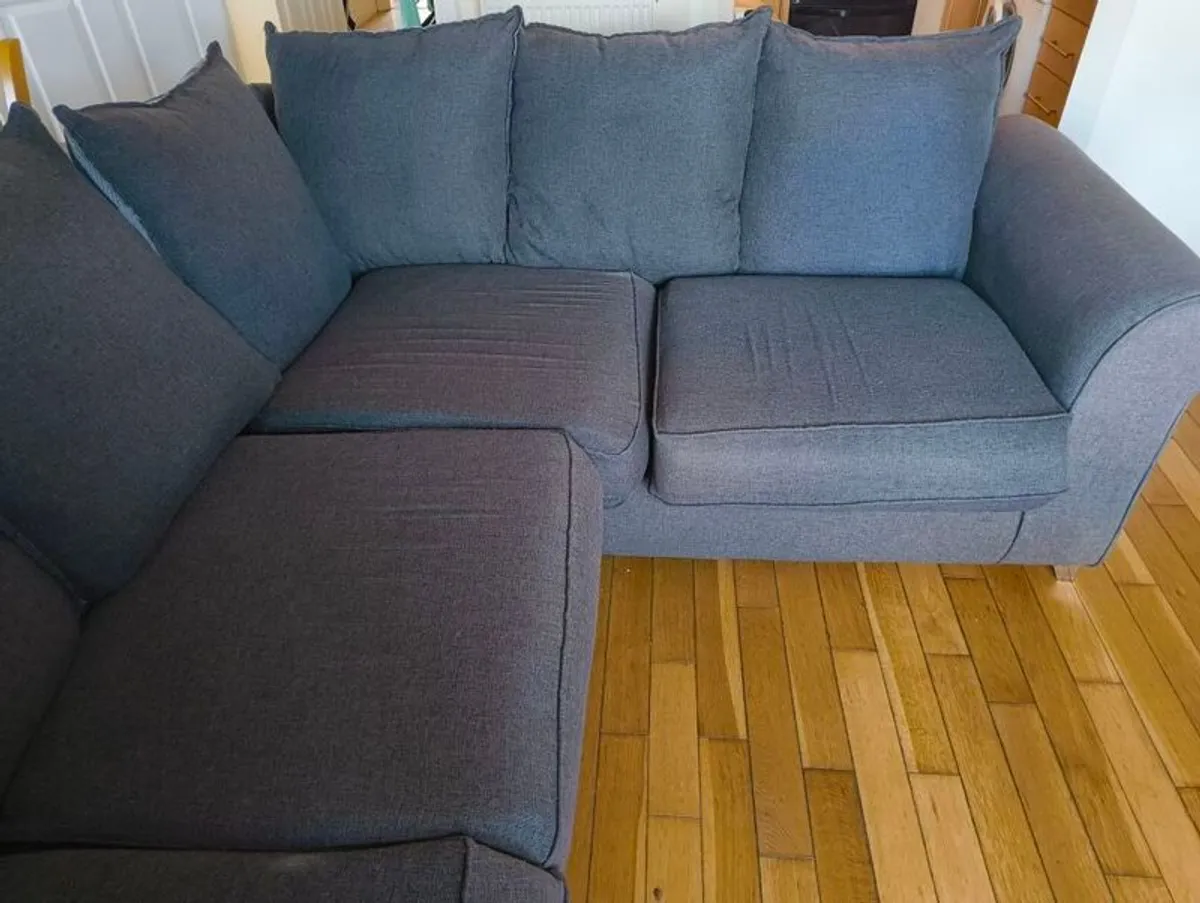 L-shaped Sofa for sale - Image 3