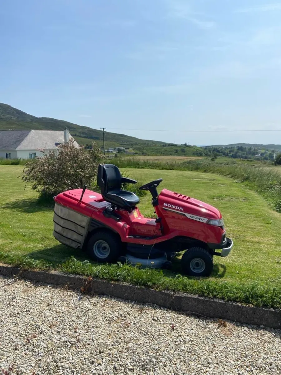 Honda 2417 ride on mower - Image 1