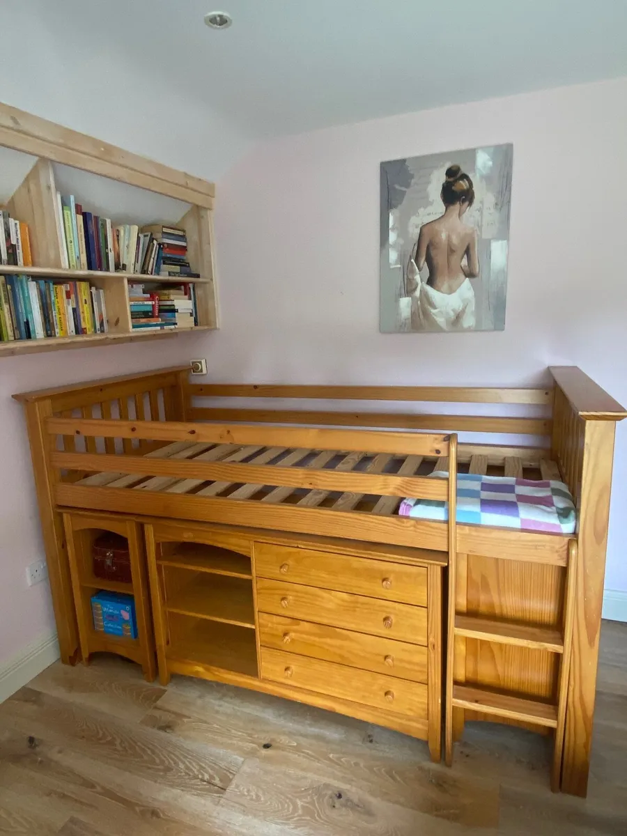 Child’s bed sleeper unit - Image 1