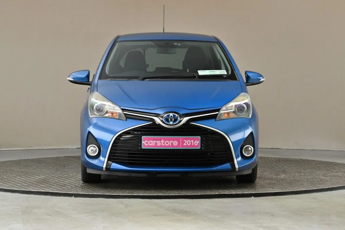 Toyota Yaris Icon CVT Hybrid  reverse Cam privacy - Image 2