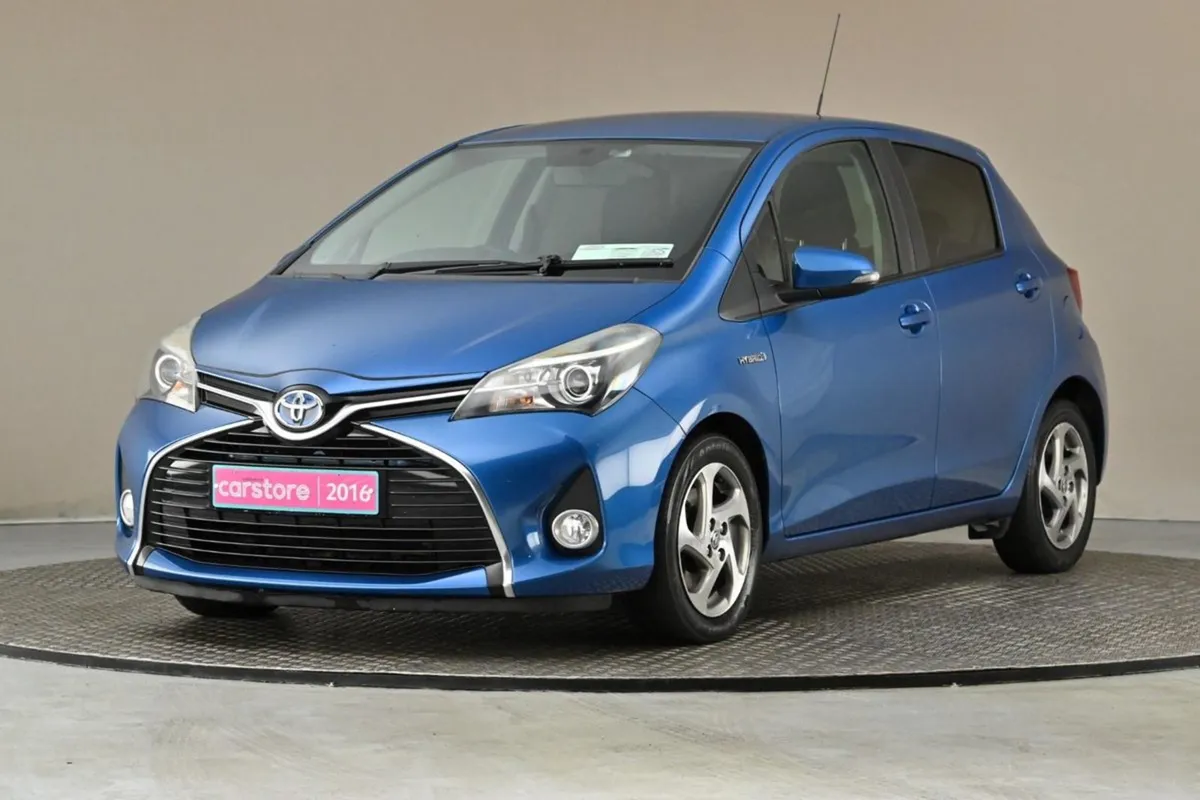 Toyota Yaris Icon CVT Hybrid  reverse Cam privacy - Image 3