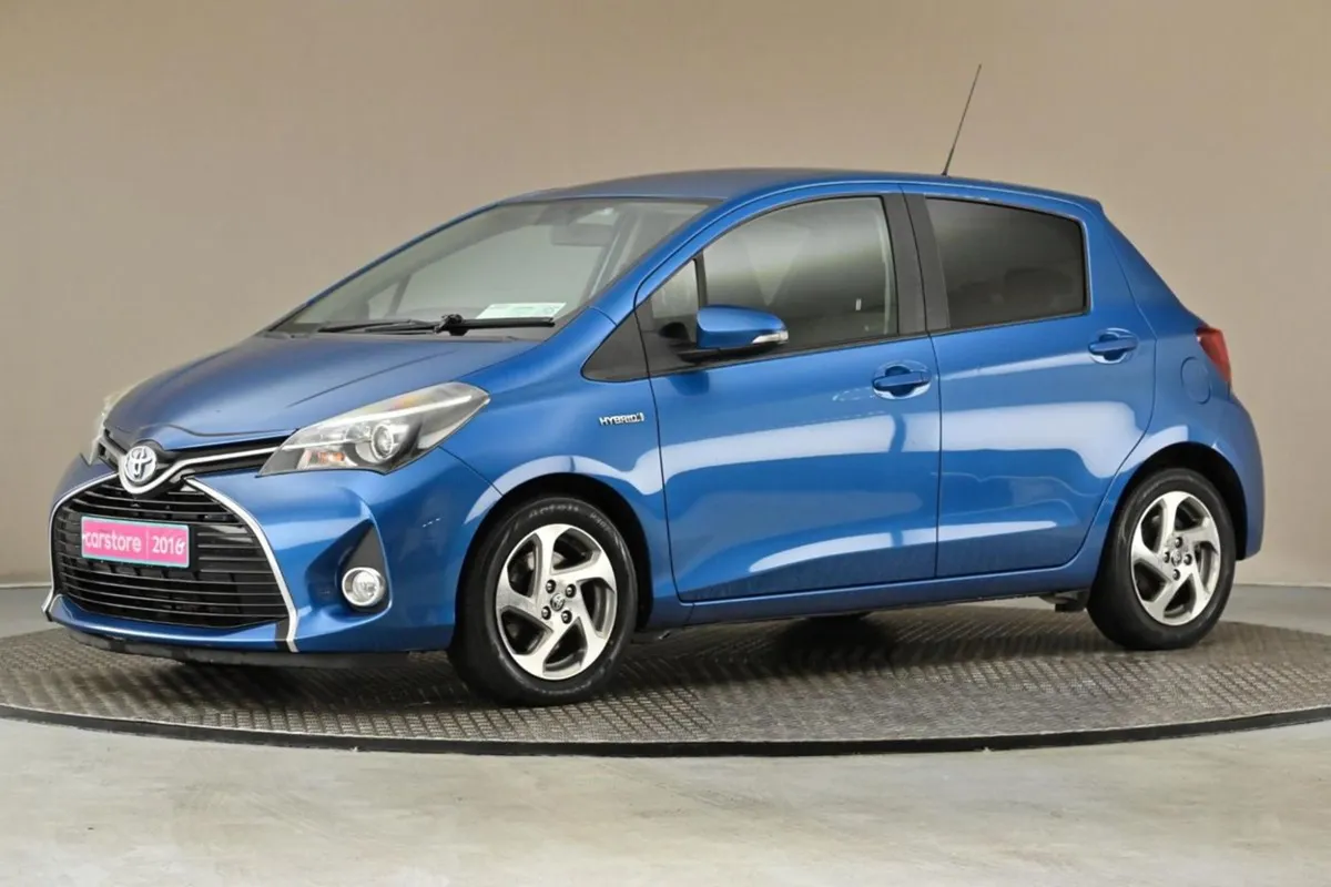 Toyota Yaris Icon CVT Hybrid  reverse Cam privacy - Image 4